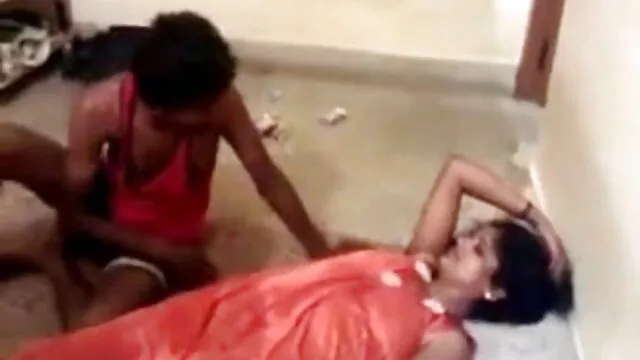 Le hago venirse 7 फुल सेक्स ब्लू वीडियो veces का उपयोग करते हुए mi बोका y mi coño गीला