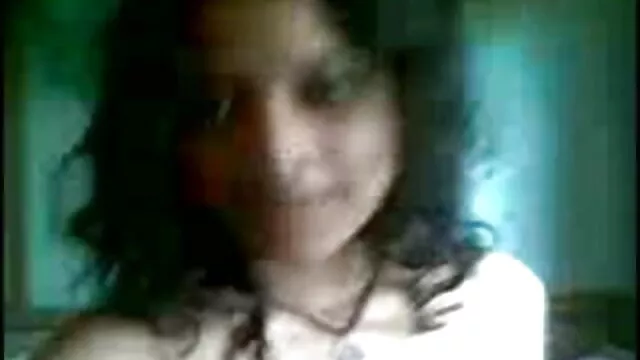 डिक फुल मूवी हिंदी सेक्सी लैटिना उसे बिल्ली के साथ खेलता है