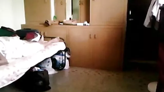 गर्म चरण माँ बेकार है और सींग का बना हुआ आदमी फुल सेक्सी मूवी मूवी