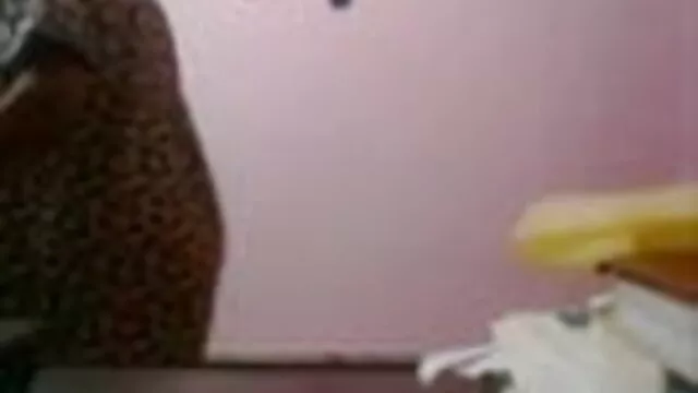 लड़की SWEATPANTS ब्लू फिल्म फुल सेक्सी वीडियो में CUMS इतना