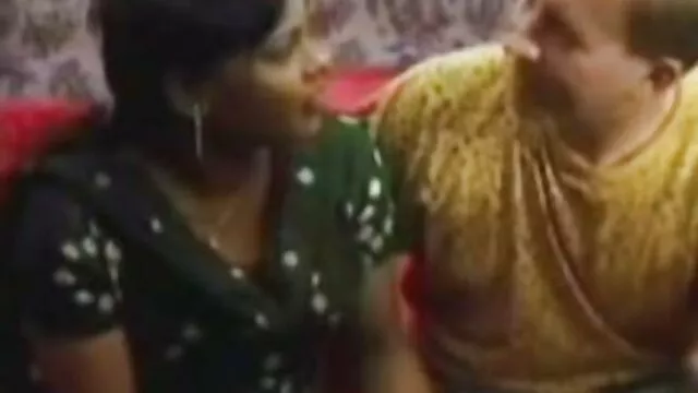 सुनहरे बालों वाली एक फुल सेक्सी एचडी मूवी भिगोने गीला संभोग सुख एच.