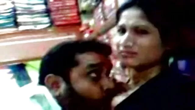 4. श्यामला स्वचालित रूप से उसके पैरों फैलता है जब वह एक हो जाता सेक्सी वीडियो फुल मूवी एचडी है