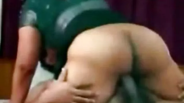 मुर्गा तरस सह प्यार दूध एक रॉक ठोस हिंदी फुल सेक्सी एचडी वीडियो डिक!