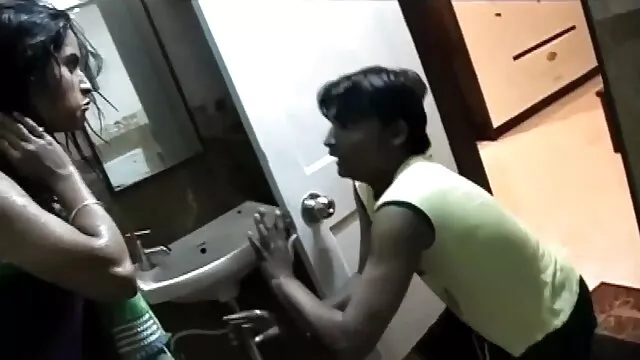 गरम लिंग पागल औरत फुल मूवी एचडी सेक्सी प्लम्बर ट्यूब