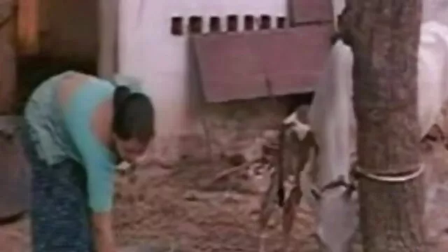 कामुक स्ट्रोकर एक बड़े लंबे मुर्गा को दूध हिंदी में फुल सेक्सी फिल्म देने के लिए हाथों और गर्म मुंह का उपयोग करता है!