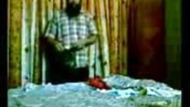 मेड हिंदी फुल सेक्सी एचडी वीडियो छात्र लगता है उसके कदम पिता