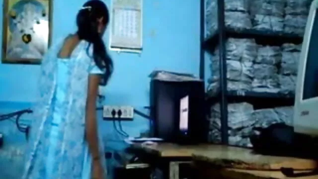 4 के तेजस्वी लड़कियां कुछ अजीब फुल सेक्सी ब्लू पिक्चर चालें दिखाती हैं