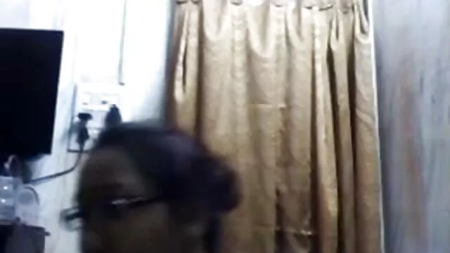 इतालवी फुल हिंदी एचडी सेक्सी गृहिणी घर के बाहर मुख-मैथुन