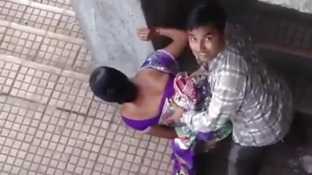 गड़बड़ ऊपर फुल सेक्सी में ब्लू फिल्म बंद करें और अच्छी तरह से चूसा!!!